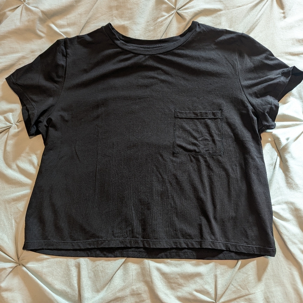 Senita Athletics Black Crop Tee